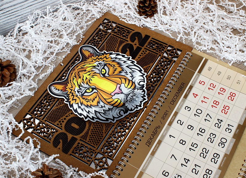 Сувениры в форме тигра и календари на 2022