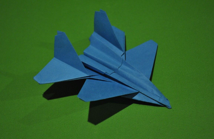 Модели самолетов из бумаги: пошаговая инструкция