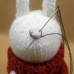 Пасхальный кролик спицами - схемы, описание, фото-идеи